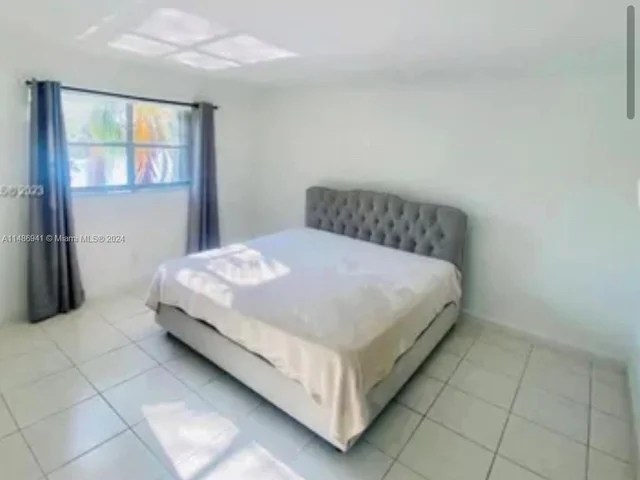 18901 NE 14th Ave # 206, Miami FL 33179