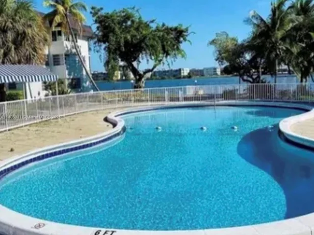 18901 NE 14th Ave # 206, Miami FL 33179