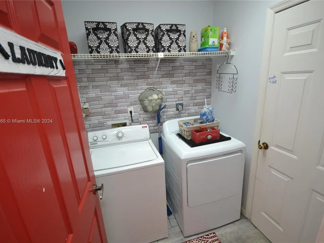 2210 SE 5th Pl, Homestead FL 33033