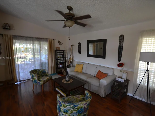 2210 SE 5th Pl, Homestead FL 33033