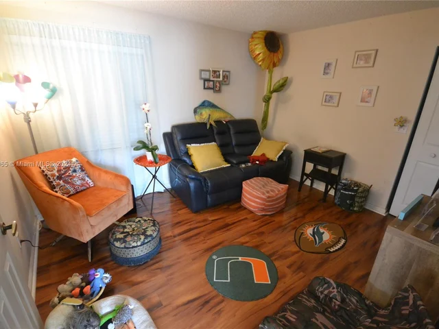 2210 SE 5th Pl, Homestead FL 33033