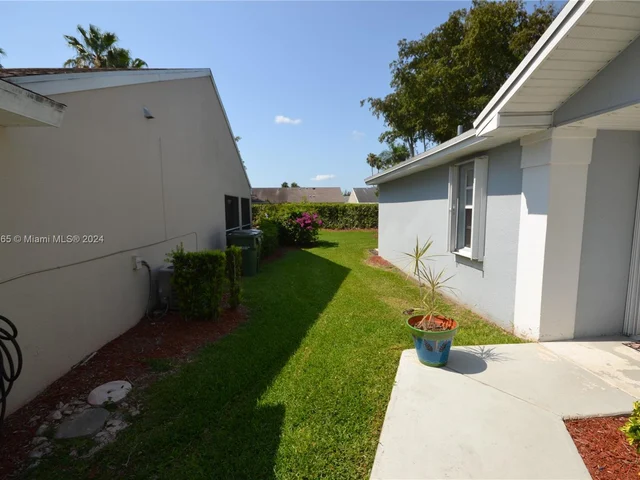 2210 SE 5th Pl, Homestead FL 33033