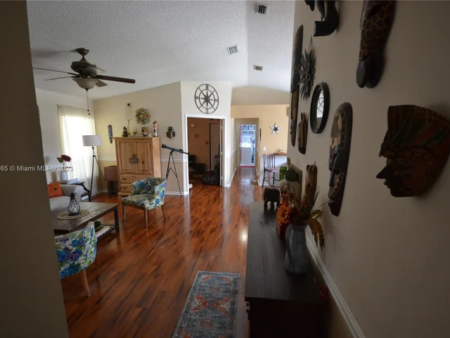 2210 SE 5th Pl, Homestead FL 33033