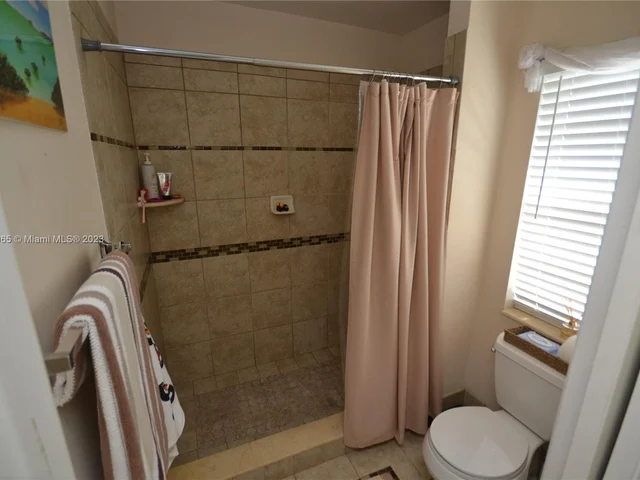 2210 SE 5th Pl, Homestead FL 33033