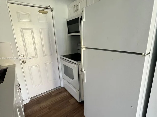 926 79th Ter # 2, Miami Beach FL 33141