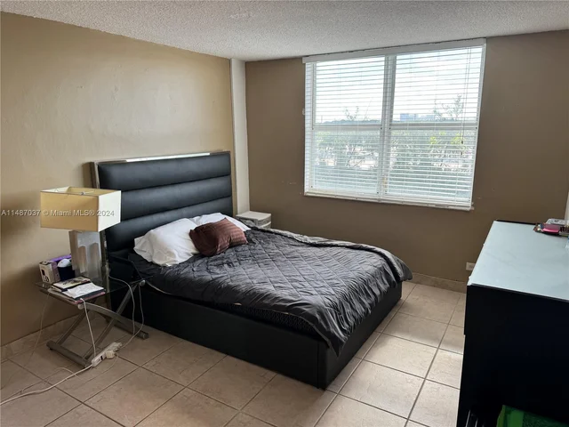 3660 NE 166th St # 603, North Miami Beach FL 33160