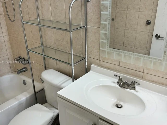 3660 NE 166th St # 603, North Miami Beach FL 33160