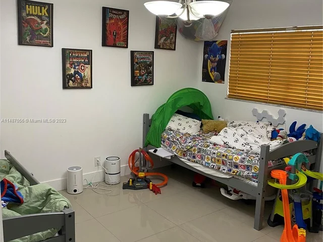 30 SE 4th Ave # 105, Hallandale Beach FL 33009