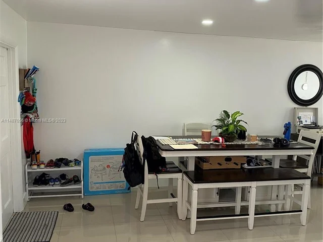 30 SE 4th Ave # 105, Hallandale Beach FL 33009