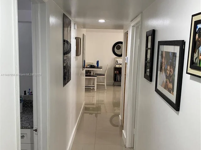 30 SE 4th Ave # 105, Hallandale Beach FL 33009