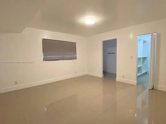 30 SE 4th Ave # 105, Hallandale Beach FL 33009