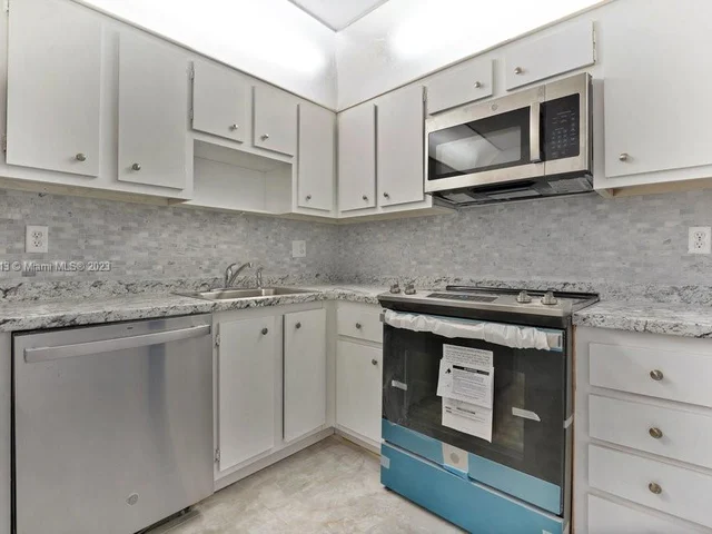 2061 NW 47th Ter # 212, Lauderhill FL 33313