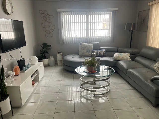 1100 Atlantic Shores Blvd # 304, Hallandale Beach FL 33009