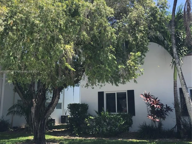 1100 Atlantic Shores Blvd # 304, Hallandale Beach FL 33009