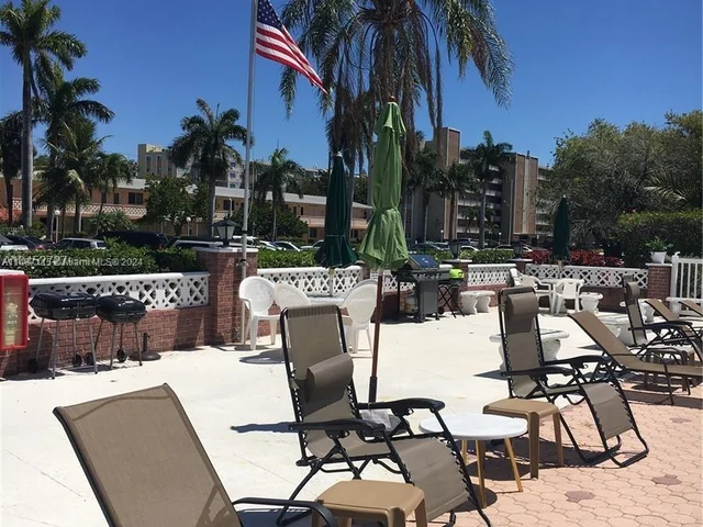 1100 Atlantic Shores Blvd # 304, Hallandale Beach FL 33009