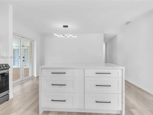 15930 SW 90th Ave, Palmetto Bay FL 33157