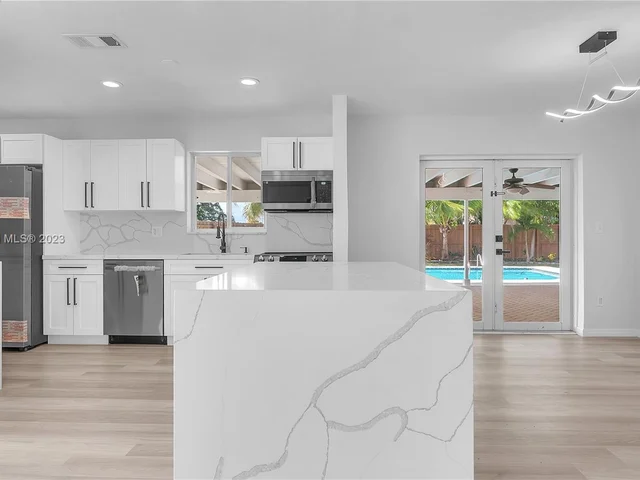 15930 SW 90th Ave, Palmetto Bay FL 33157