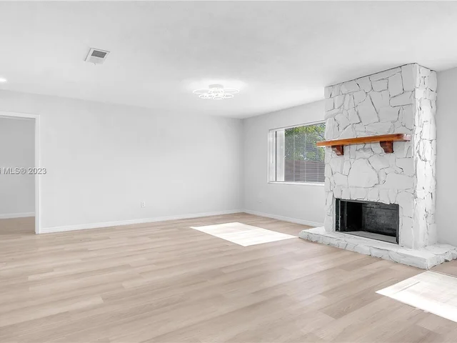 15930 SW 90th Ave, Palmetto Bay FL 33157