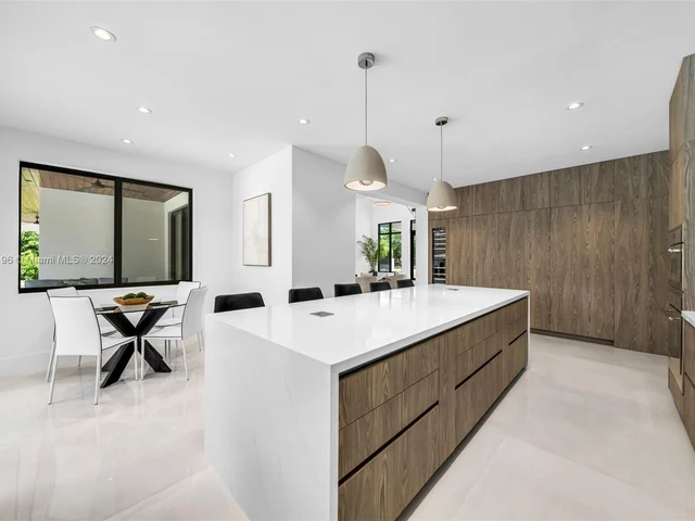 7501 SW 80th St, Miami FL 33143