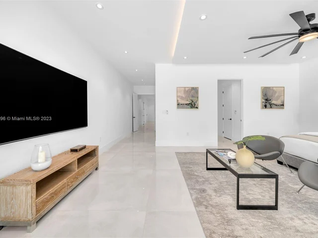 7501 SW 80th St, Miami FL 33143