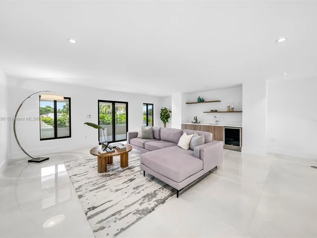 7501 SW 80th St, Miami FL 33143