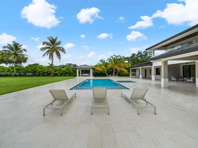 7501 SW 80th St, Miami FL 33143