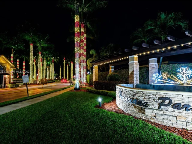 241 W Forest Oak Cir # 241, Davie FL 33325