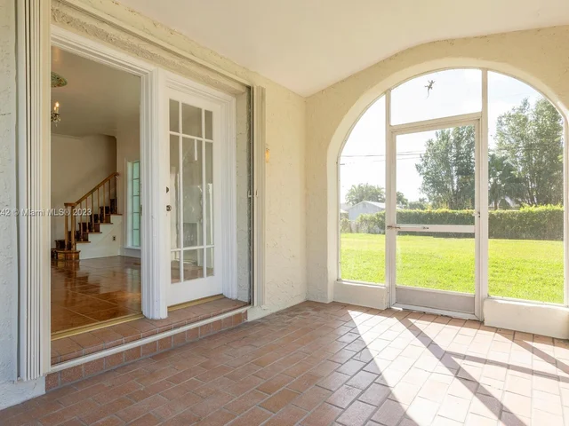 92 NW 20th St, Homestead FL 33030