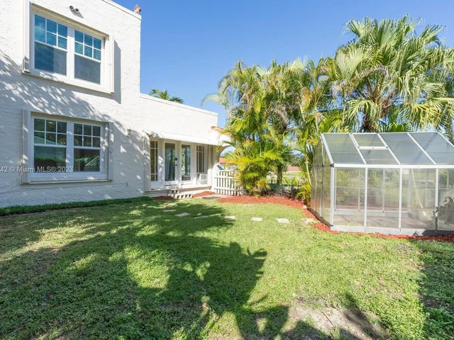 92 NW 20th St, Homestead FL 33030