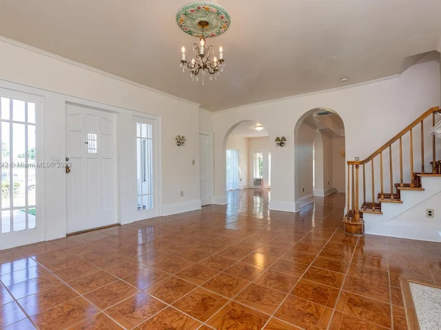 92 NW 20th St, Homestead FL 33030