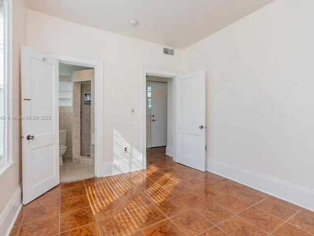 92 NW 20th St, Homestead FL 33030