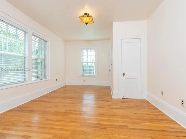 92 NW 20th St, Homestead FL 33030