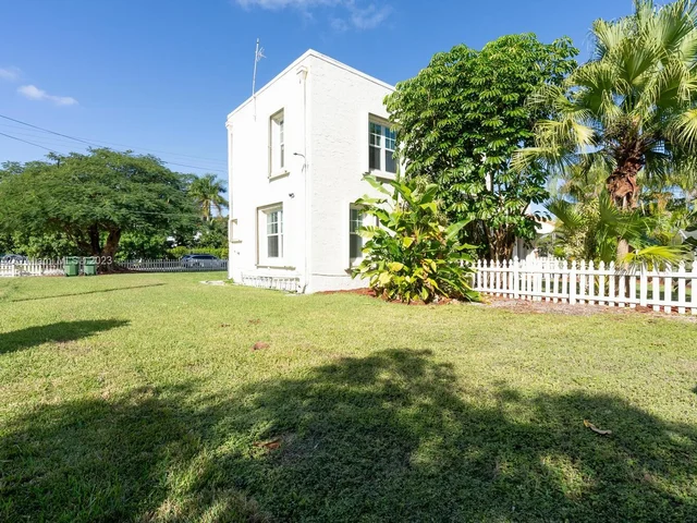 92 NW 20th St, Homestead FL 33030