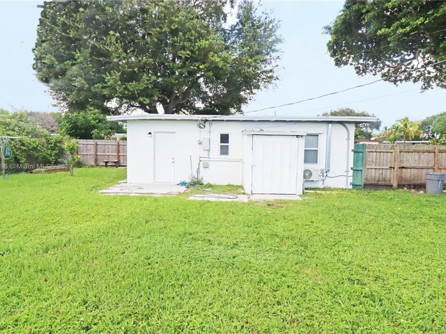 1040 NW 141st St # 0, Miami FL 33168