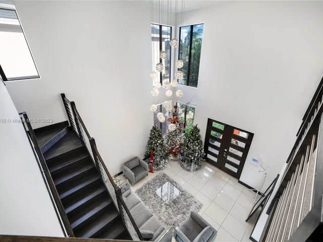 16065 SW 136th Ter, Miami FL 33196