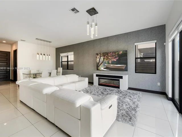 16065 SW 136th Ter, Miami FL 33196