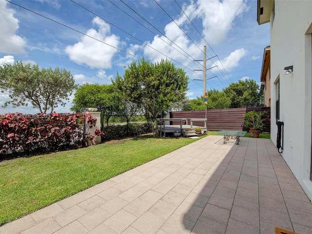 16065 SW 136th Ter, Miami FL 33196