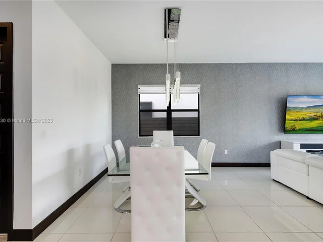 16065 SW 136th Ter, Miami FL 33196