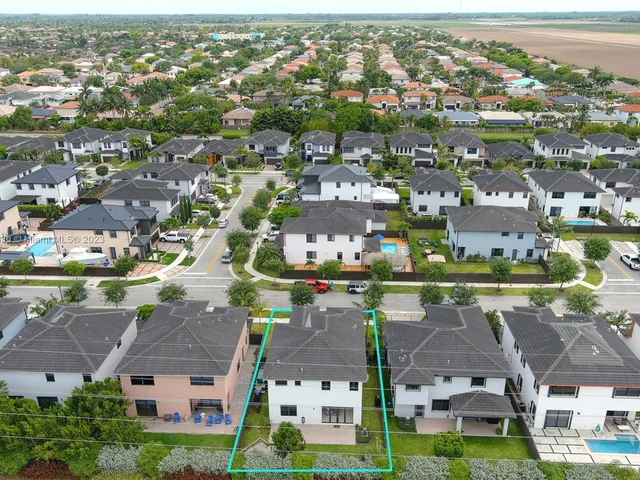16065 SW 136th Ter, Miami FL 33196