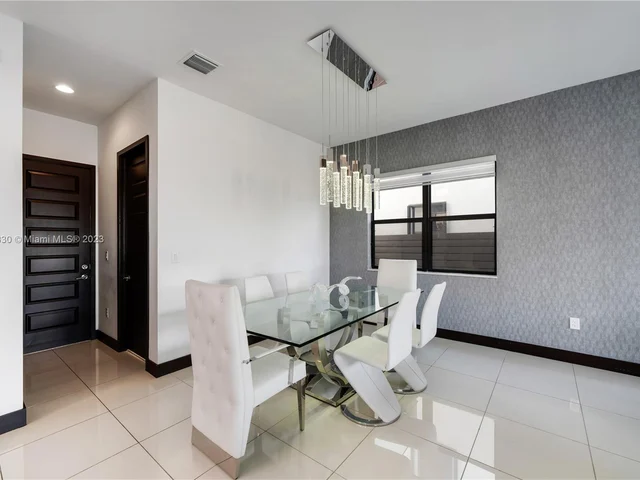 16065 SW 136th Ter, Miami FL 33196