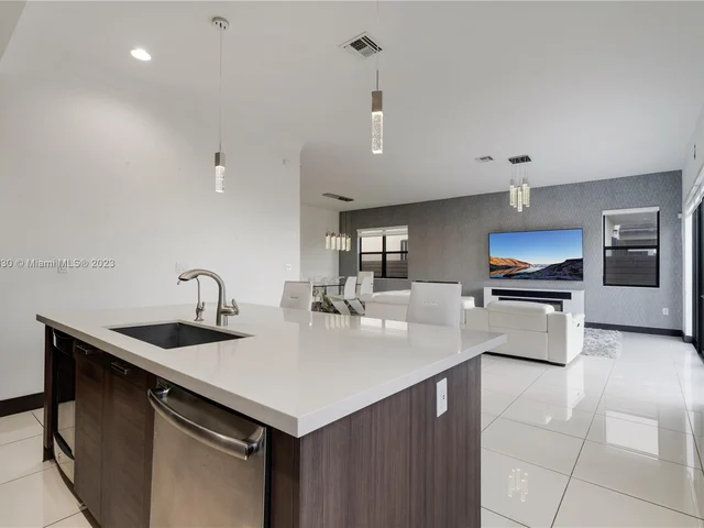 16065 SW 136th Ter, Miami FL 33196