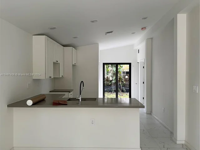 2774 NW 170th St, Miami Gardens FL 33056