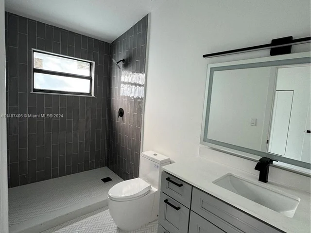 2774 NW 170th St, Miami Gardens FL 33056