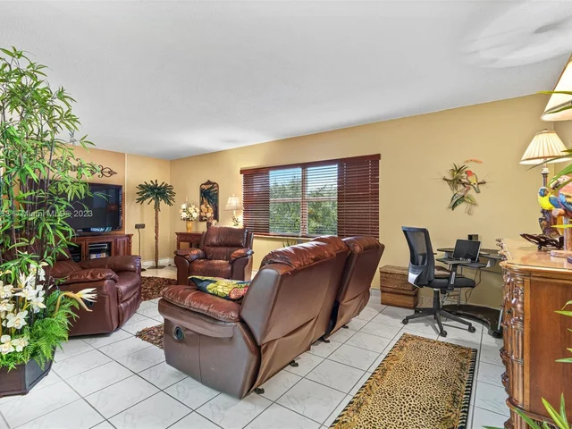 1750 Jefferson St # 308, Hollywood FL 33020
