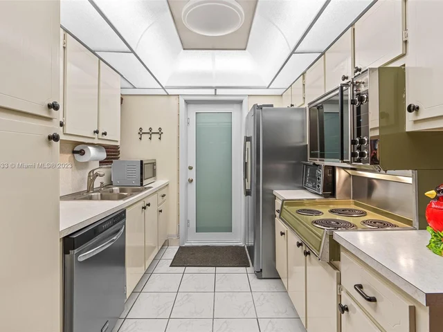 1750 Jefferson St # 308, Hollywood FL 33020