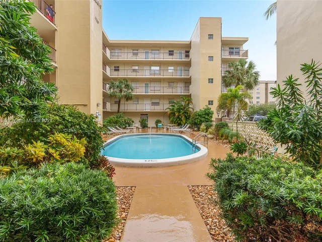 1750 Jefferson St # 308, Hollywood FL 33020