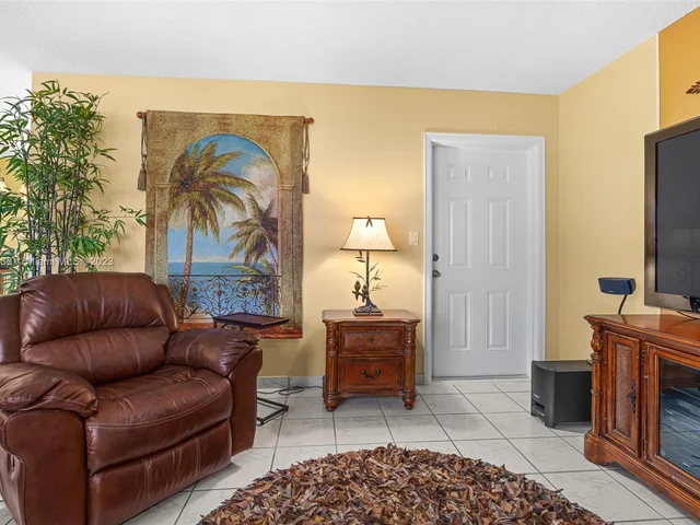 1750 Jefferson St # 308, Hollywood FL 33020