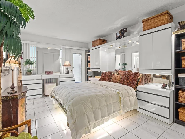 1750 Jefferson St # 308, Hollywood FL 33020