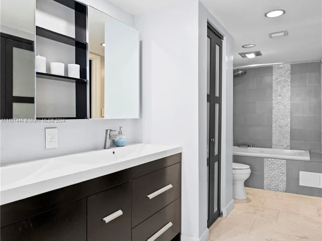 3500 Galt Ocean Dr # 702, Fort Lauderdale FL 33308