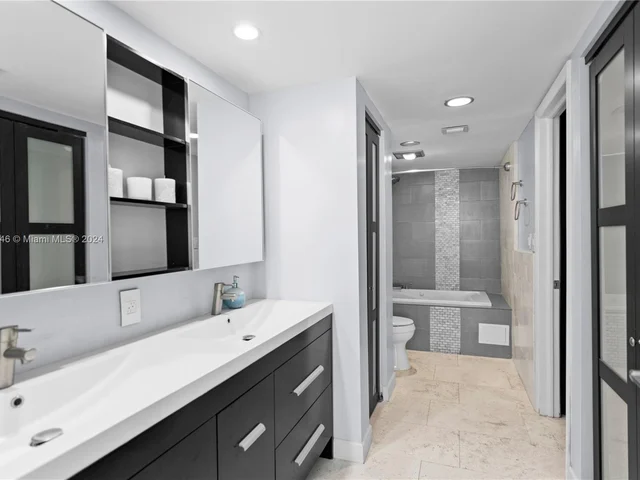 3500 Galt Ocean Dr # 702, Fort Lauderdale FL 33308